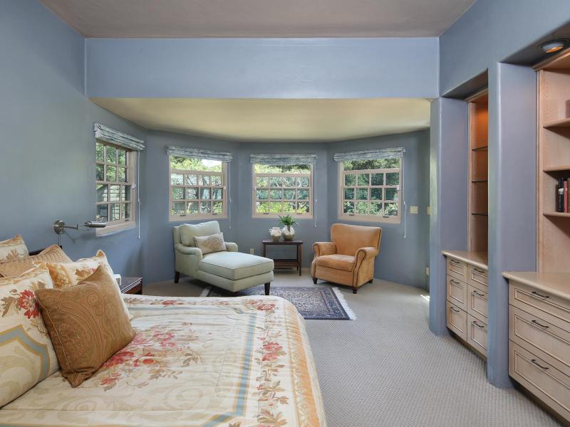 Additional photo for property listing at 953 Roble Ridge Palo Alto, CA 94306 United States 